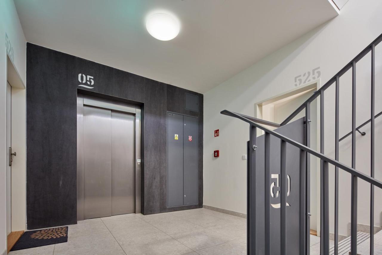 Prague Days - Designer Condo - Trendy Neighborhood エクステリア 写真