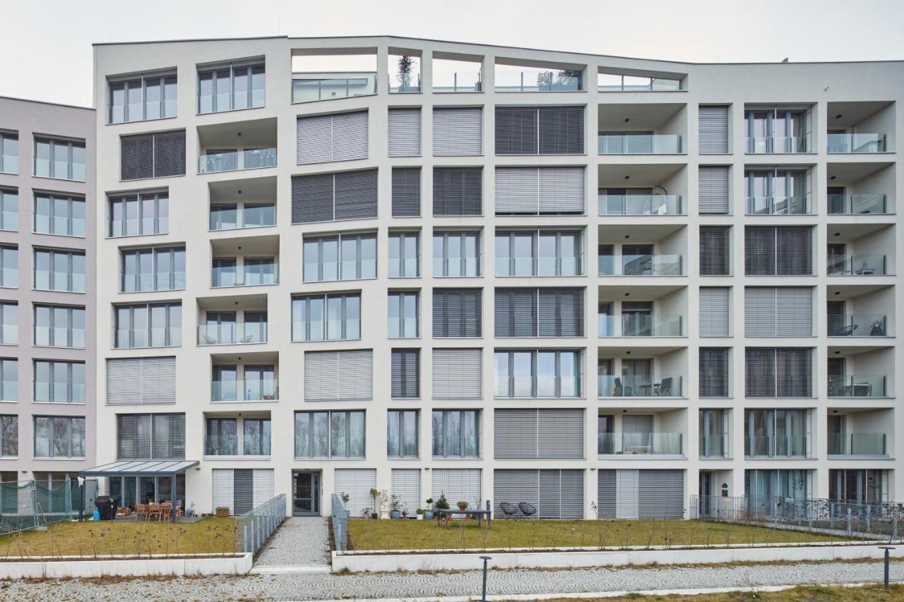 Prague Days - Designer Condo - Trendy Neighborhood エクステリア 写真
